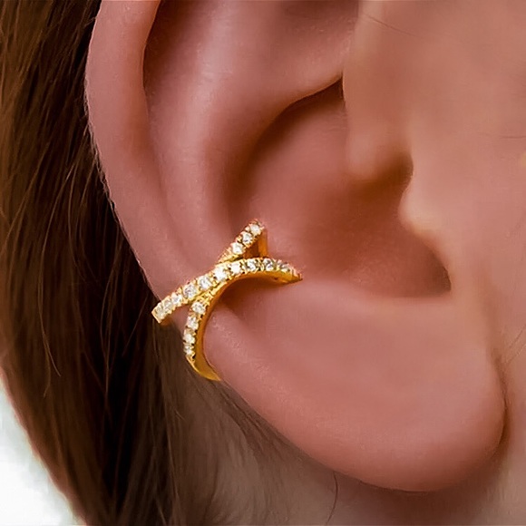 ⚜️𝟯𝟬%𝗢𝗙𝗙 𝗯𝘂𝗻𝗱𝗹𝗲𝘀 𝟯+⚜️ NEW CZ Crisscrossed Cuff Earring - Picture 4 of 9